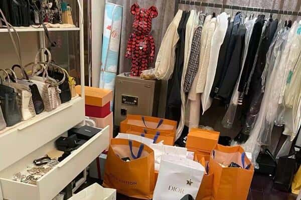 商城县回收一线品牌衣服
